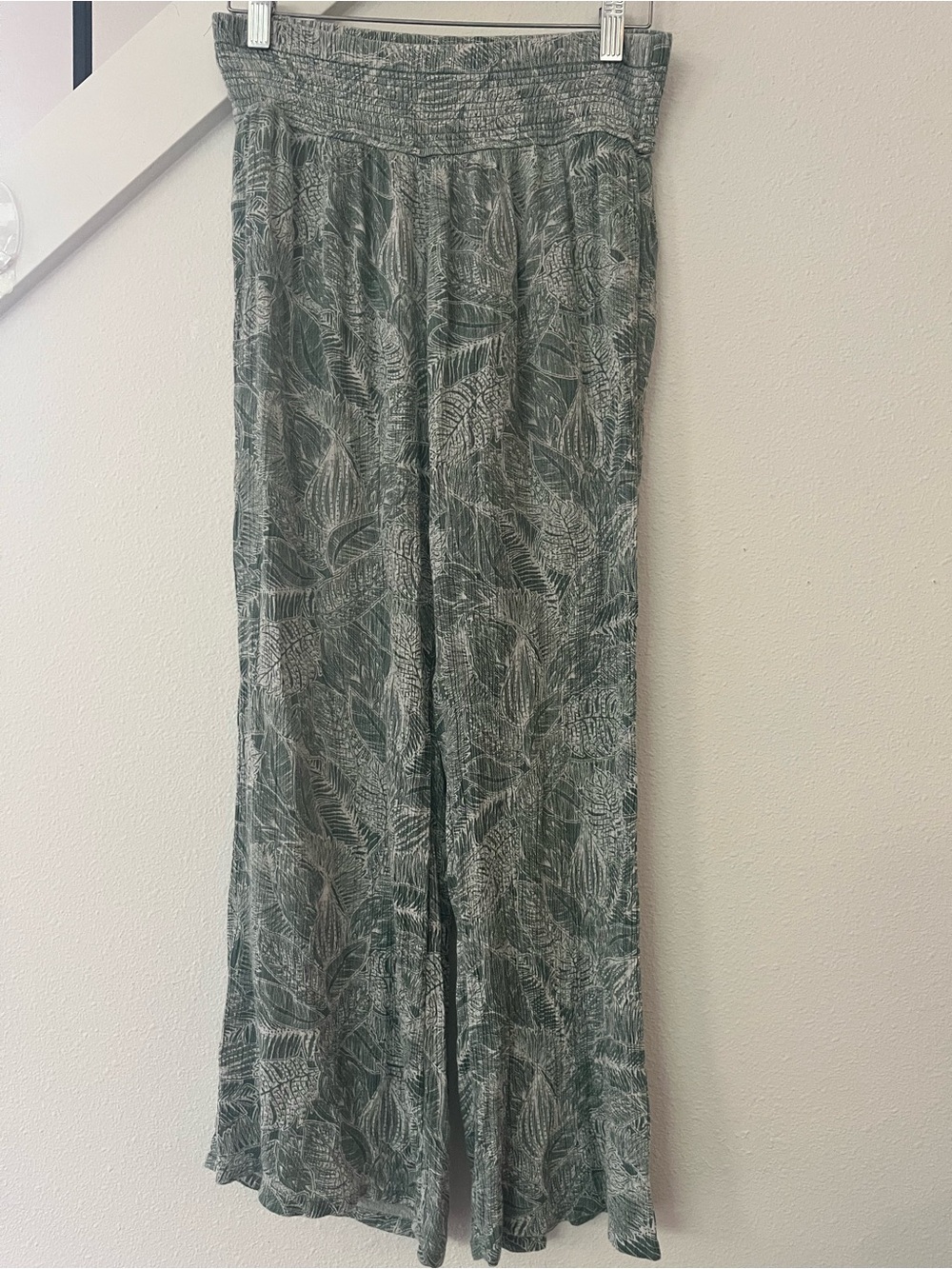 O'Neill Green and White Leaf-Print Smocked Waist pants